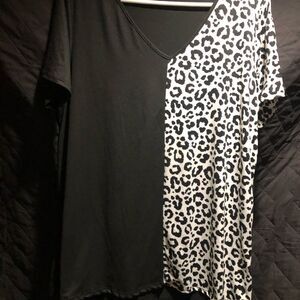 Perfect Peach Black and White Asymmetrical Short Sleeve Tee #1042